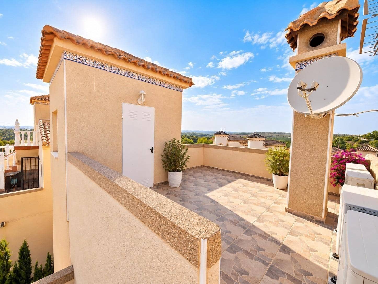 Chalet de 3 habitaciones en Orihuela Costa en venta con piscina - 369.000 € (Ref: 10102548)
