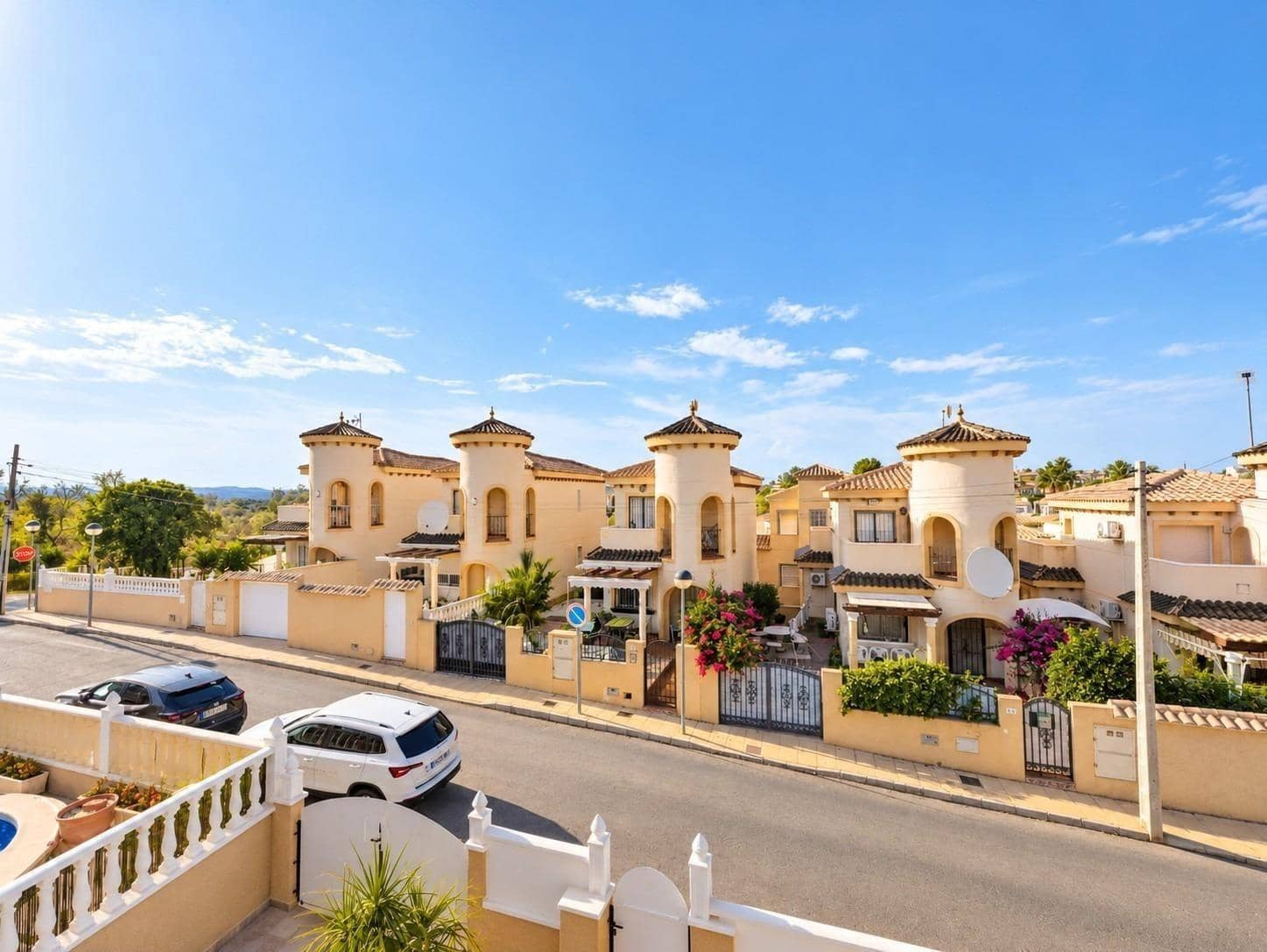 Chalet de 3 habitaciones en Orihuela Costa en venta con piscina - 369.000 € (Ref: 10102548)