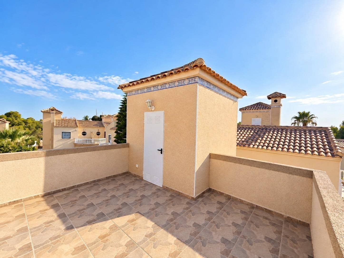 Chalet de 3 habitaciones en Orihuela Costa en venta con piscina - 369.000 € (Ref: 10102548)