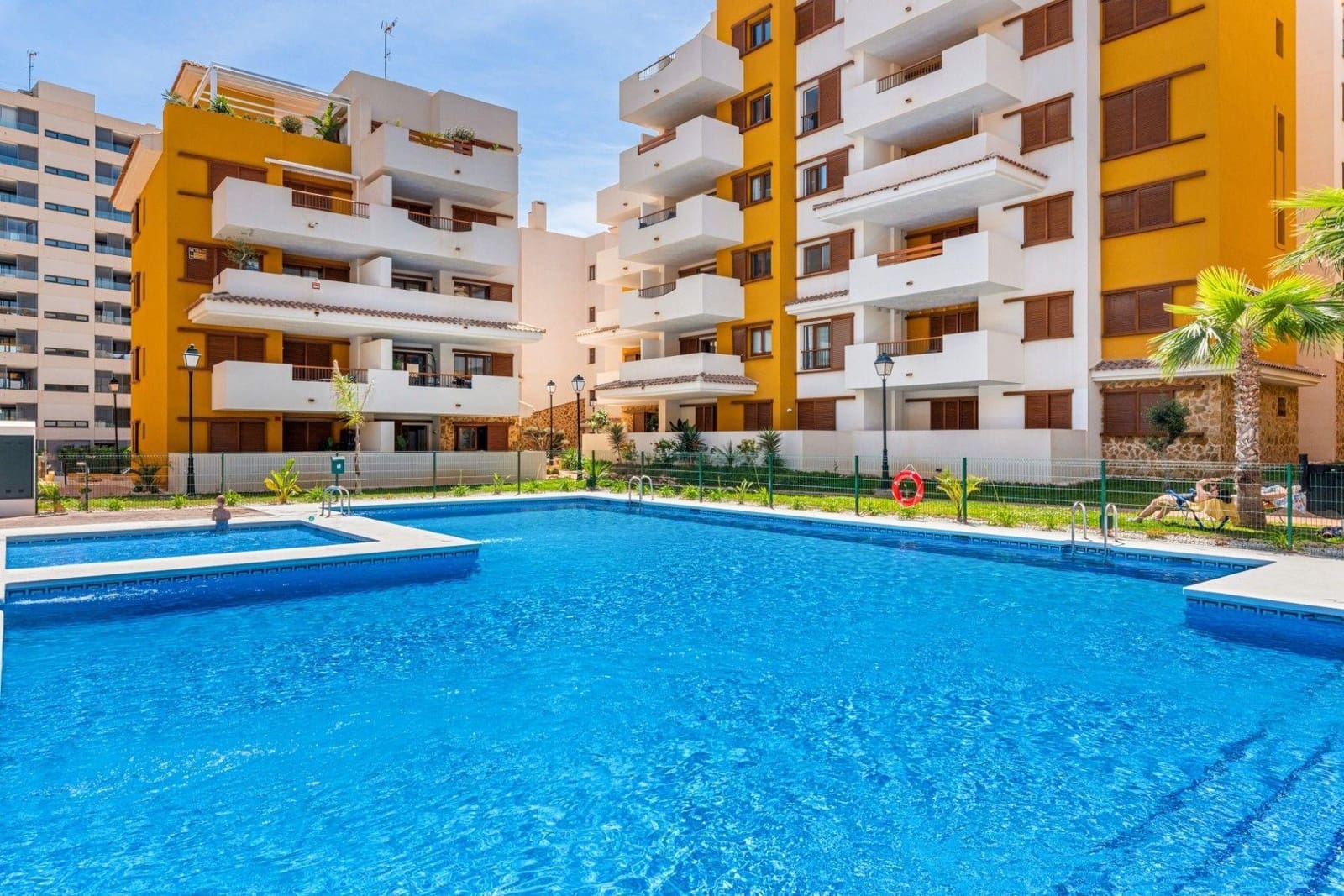 2 chambre Appartement à vendre à Punta Prima avec piscine garage - 264 900 € (Ref: 10155446)