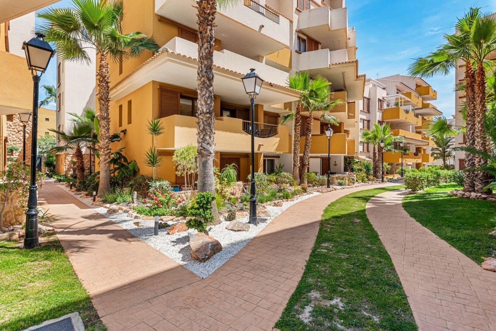 2 chambre Appartement à vendre à Punta Prima avec piscine garage - 264 900 € (Ref: 10155446)