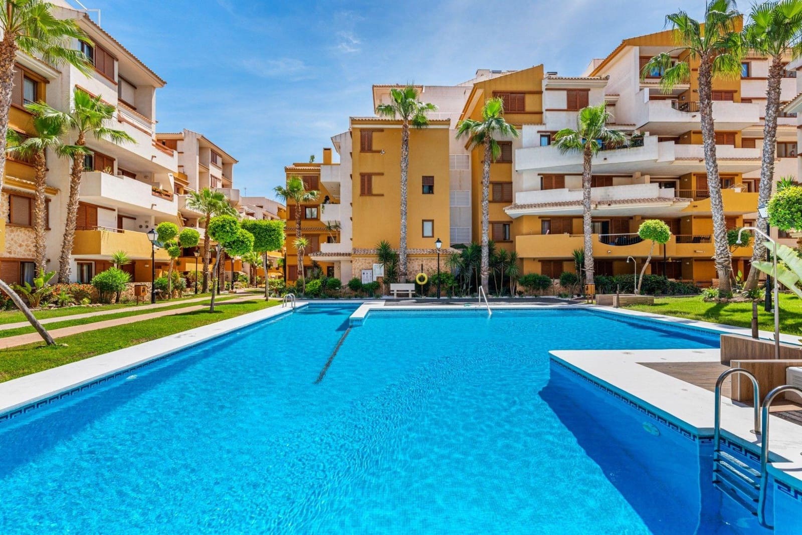2 chambre Appartement à vendre à Punta Prima avec piscine garage - 264 900 € (Ref: 10155446)