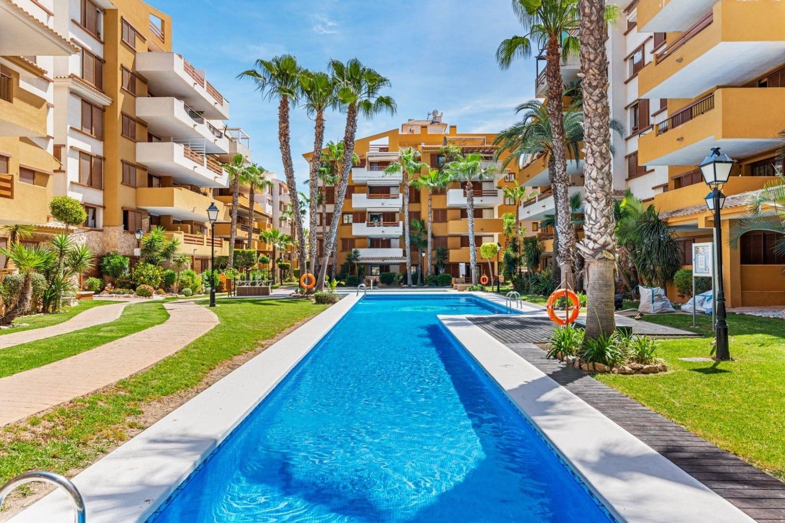 2 chambre Appartement à vendre à Punta Prima avec piscine garage - 264 900 € (Ref: 10155446)