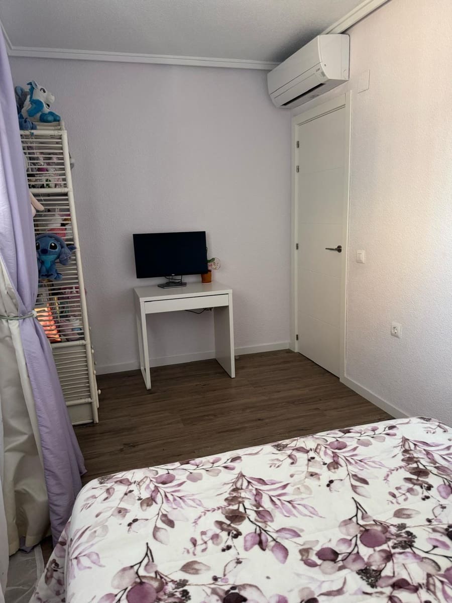 2 makuuhuone Kattohuoneisto myytävänä paikassa Torrevieja mukana uima-altaan 
autotalli - 210 000 € (Ref: 10165216)