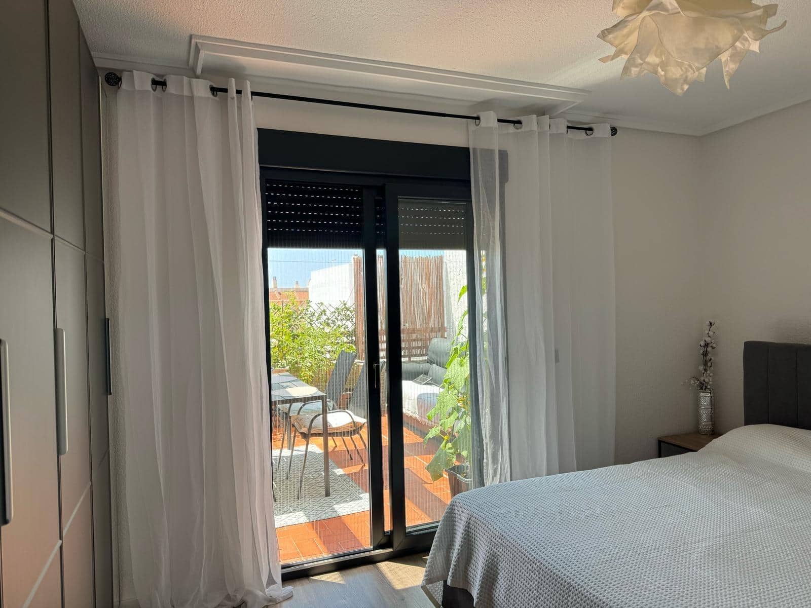 2 makuuhuone Kattohuoneisto myytävänä paikassa Torrevieja mukana uima-altaan 
autotalli - 210 000 € (Ref: 10165216)