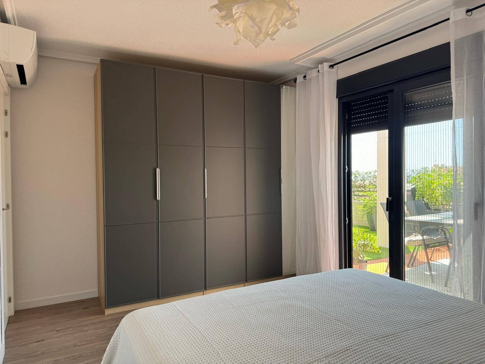 2 makuuhuone Kattohuoneisto myytävänä paikassa Torrevieja mukana uima-altaan 
autotalli - 210 000 € (Ref: 10165216)