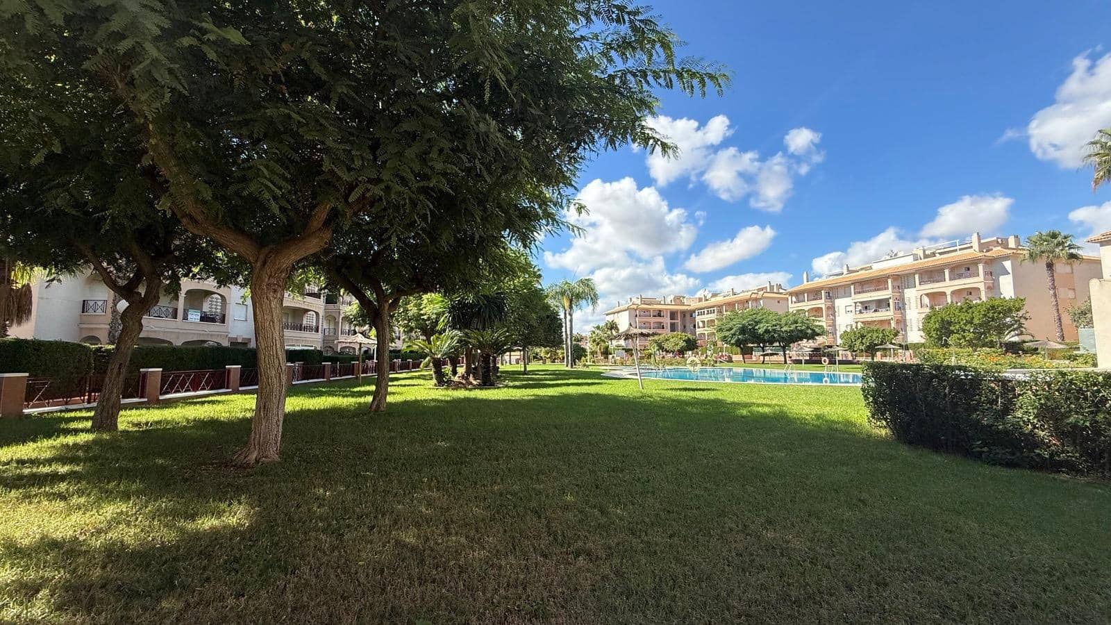 2 soveværelse Lejlighed til salg i Orihuela Costa med swimmingpool - € 189.000 (Ref: 10171934)