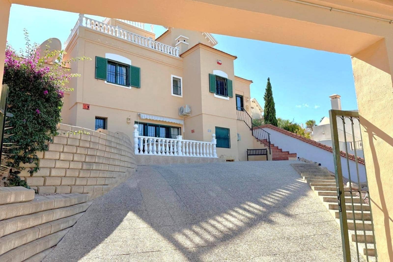 6 sypialnia Willa na sprzedaż w Los Dolses z basenem garażem - 475 000 € (Ref: 10173858)