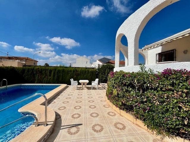 3 slaapkamer Villa te koop in Rojales met zwembad - € 299.000 (Ref: 10173859)