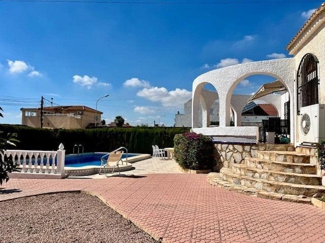 3 slaapkamer Villa te koop in Rojales met zwembad - € 299.000 (Ref: 10173859)