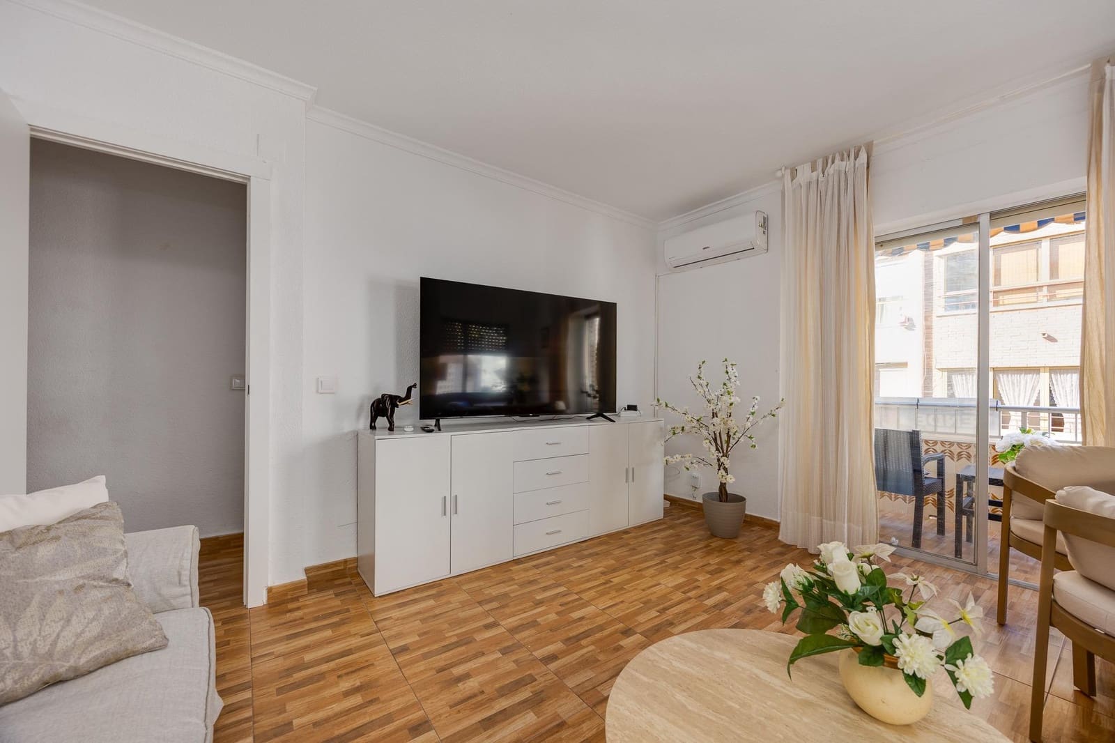 3 makuuhuone Huoneisto myytävänä paikassa Torrevieja - 180 000 € (Ref: 10180818)