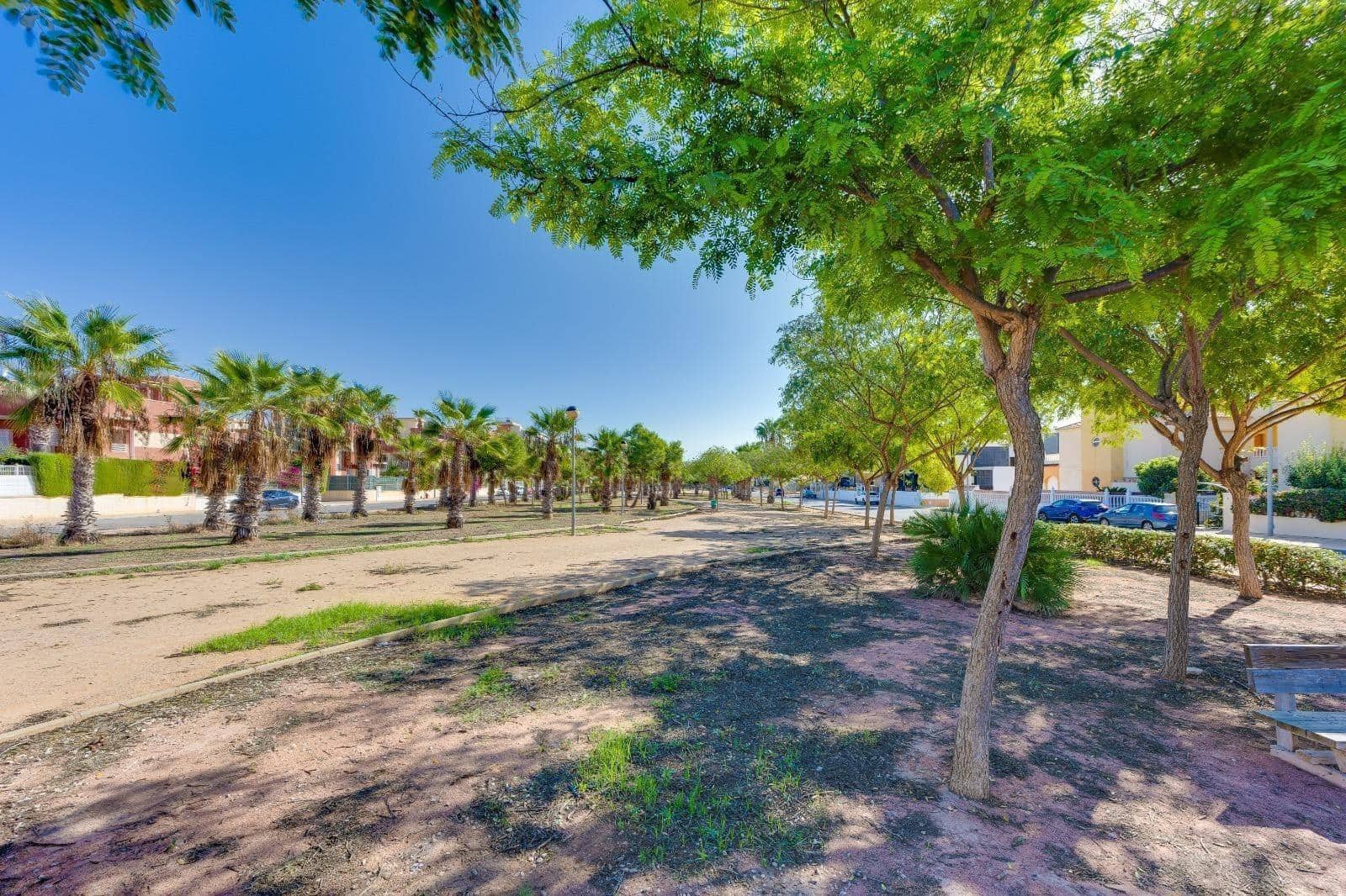 2 makuuhuone Bungalow myytävänä paikassa Orihuela Costa mukana uima-altaan - 198 000 € (Ref: 10183089)