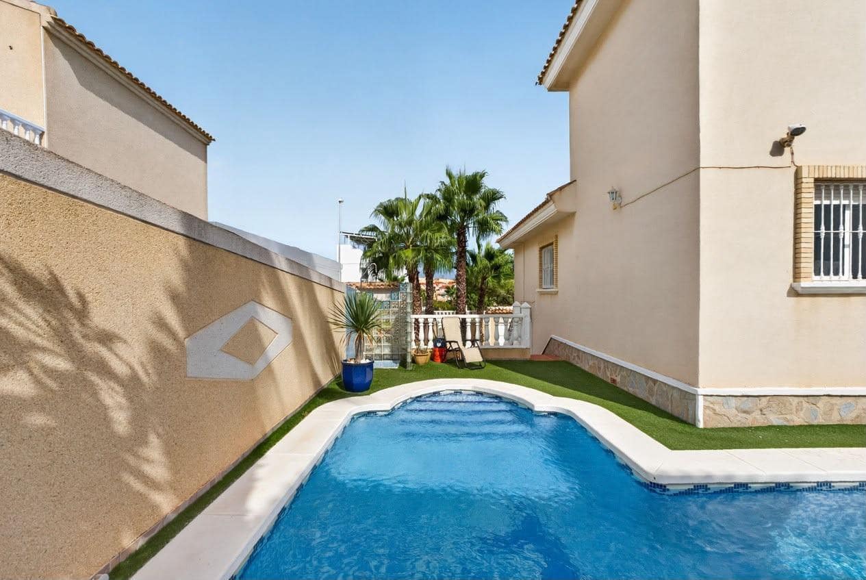 5 slaapkamer Villa te koop in Filipinas met zwembad - € 425.000 (Ref: 10187297)