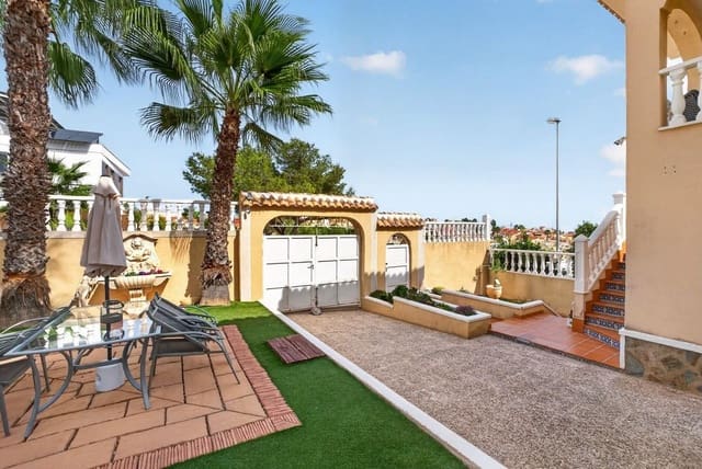 5 slaapkamer Villa te koop in Las Filipinas met zwembad - € 425.000 (Ref: 10187297)