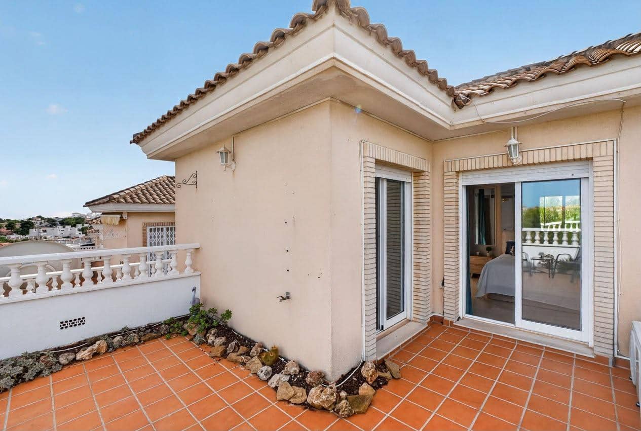 5 slaapkamer Villa te koop in Filipinas met zwembad - € 425.000 (Ref: 10187297)