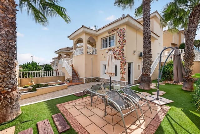 5 slaapkamer Villa te koop in Las Filipinas met zwembad - € 425.000 (Ref: 10187297)
