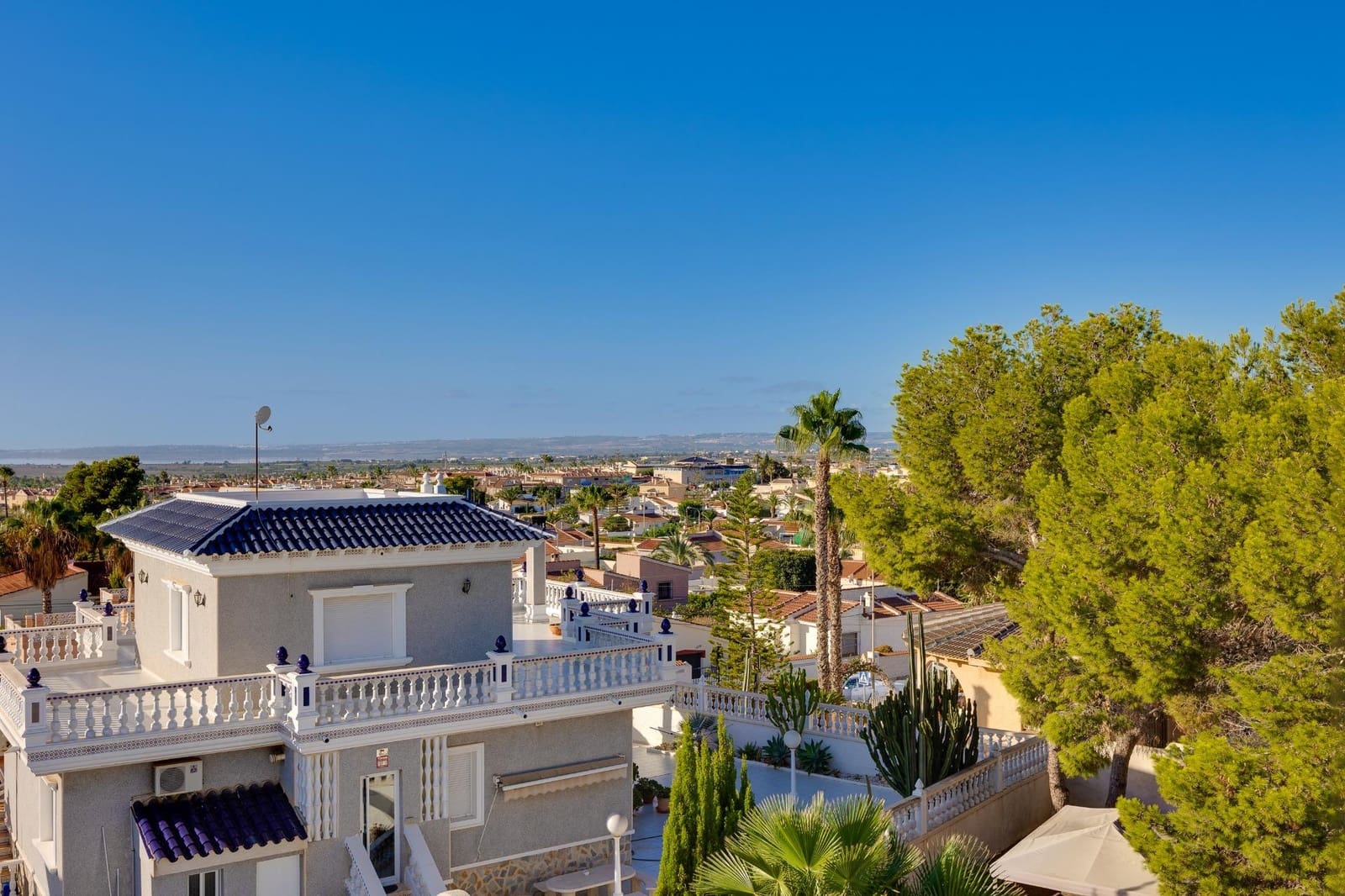 5 soveværelse Villa til salg i Ciudad Quesada med swimmingpool - € 549.000 (Ref: 8565157)