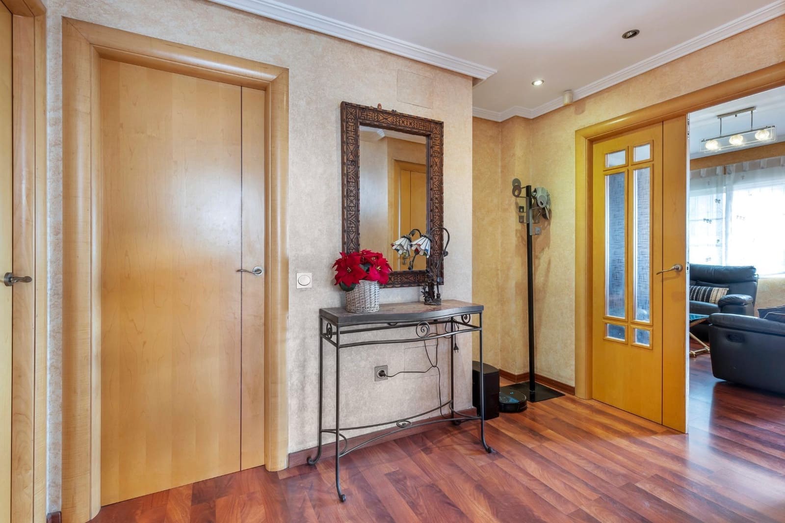 4 quarto Moradia Geminada para venda em Aguas Nuevas com piscina garagem - 479 000 € (Ref: 8720171)