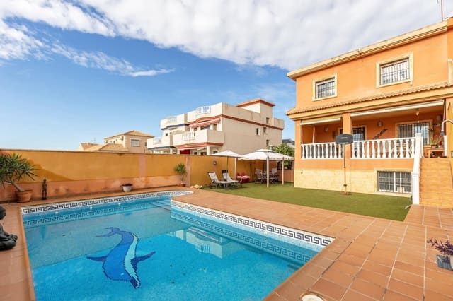 4 bedroom Semi-detached Villa for sale in Torrevieja with pool garage - € 479,000 (Ref: 8720171)