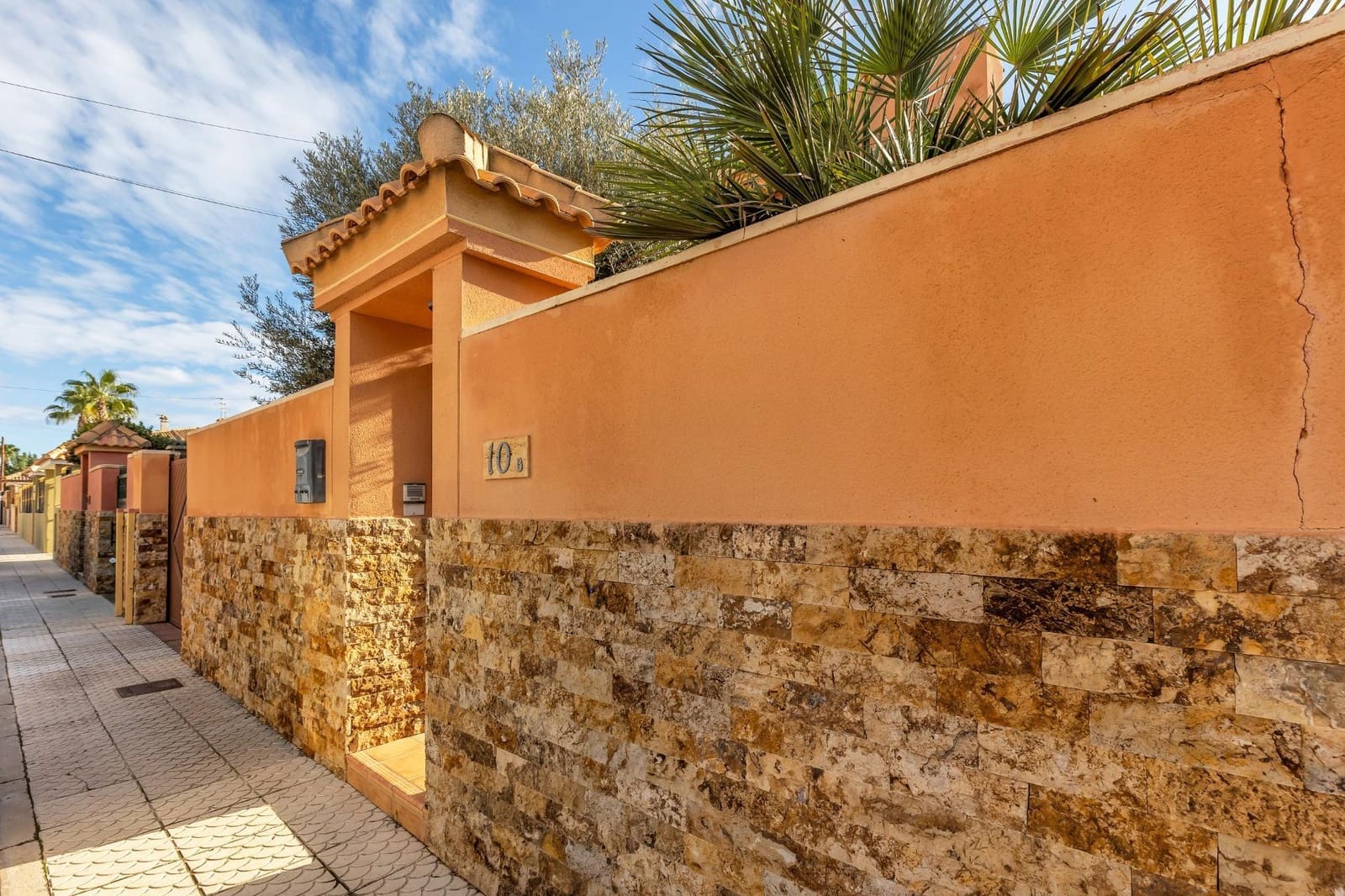 4 quarto Moradia Geminada para venda em Aguas Nuevas com piscina garagem - 479 000 € (Ref: 8720171)