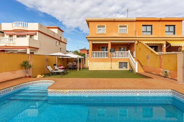 4 soveværelse Semi-Rækkehus til salg i Aguas Nuevas, Torrevieja med swimmingpool garage - € 479.000 (Ref: 8720171)