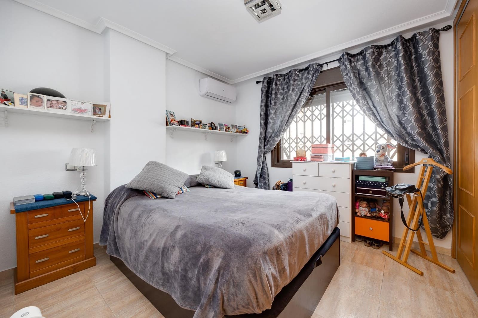 Apartamento de 2 habitaciones en Torrevieja en venta con piscina garaje - 185.000 € (Ref: 8720176)