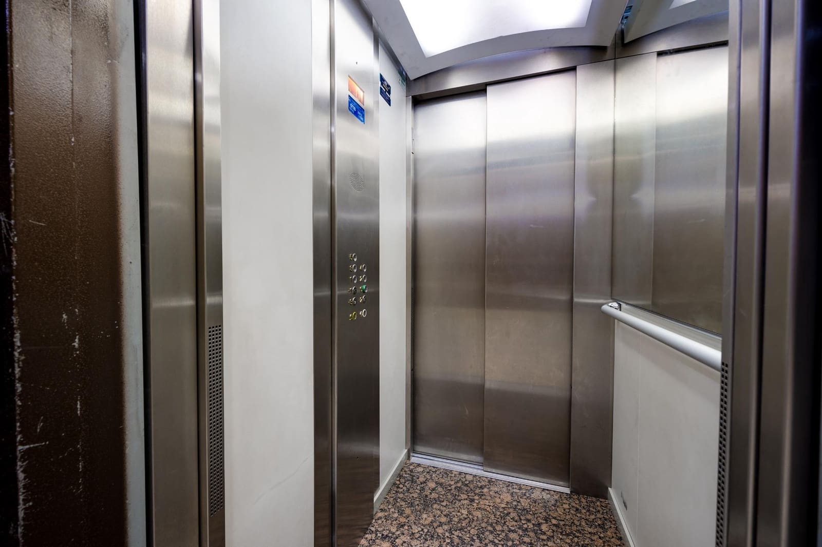 Apartamento de 2 habitaciones en Torrevieja en venta con piscina garaje - 185.000 € (Ref: 8720176)