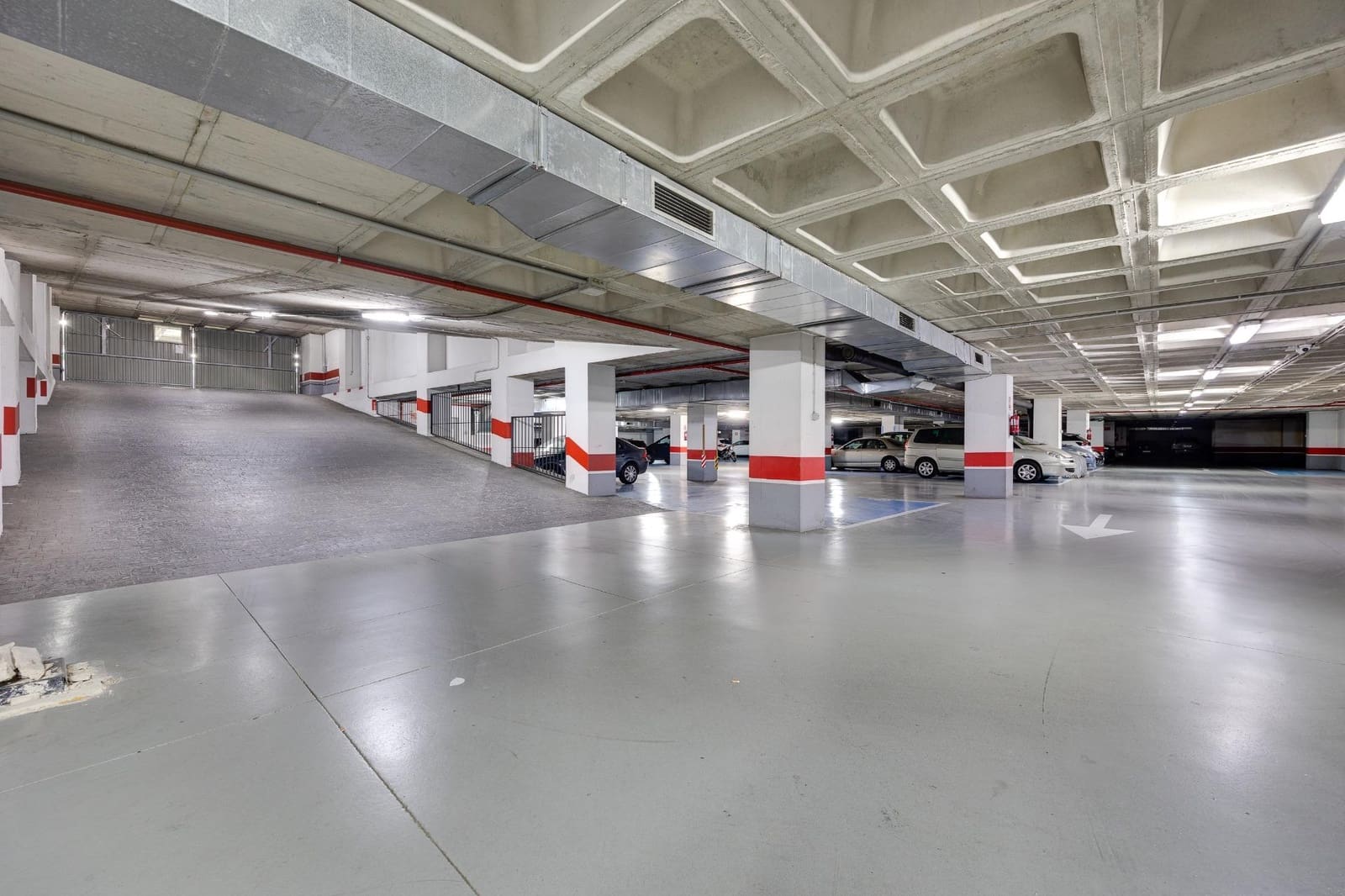 Apartamento de 2 habitaciones en Torrevieja en venta con piscina garaje - 185.000 € (Ref: 8720176)