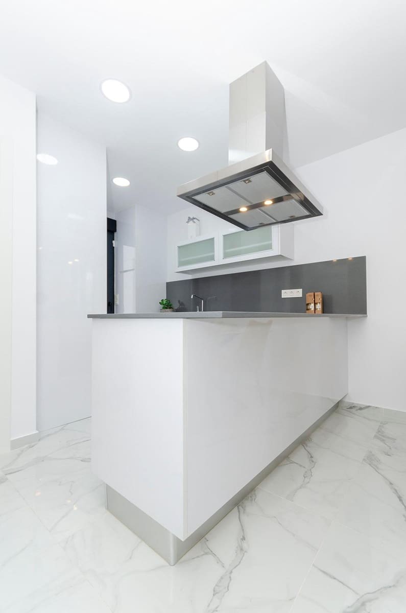 3 chambre Villa/Maison à vendre à Torrevieja avec piscine - 409 000 € (Ref: 8720206)