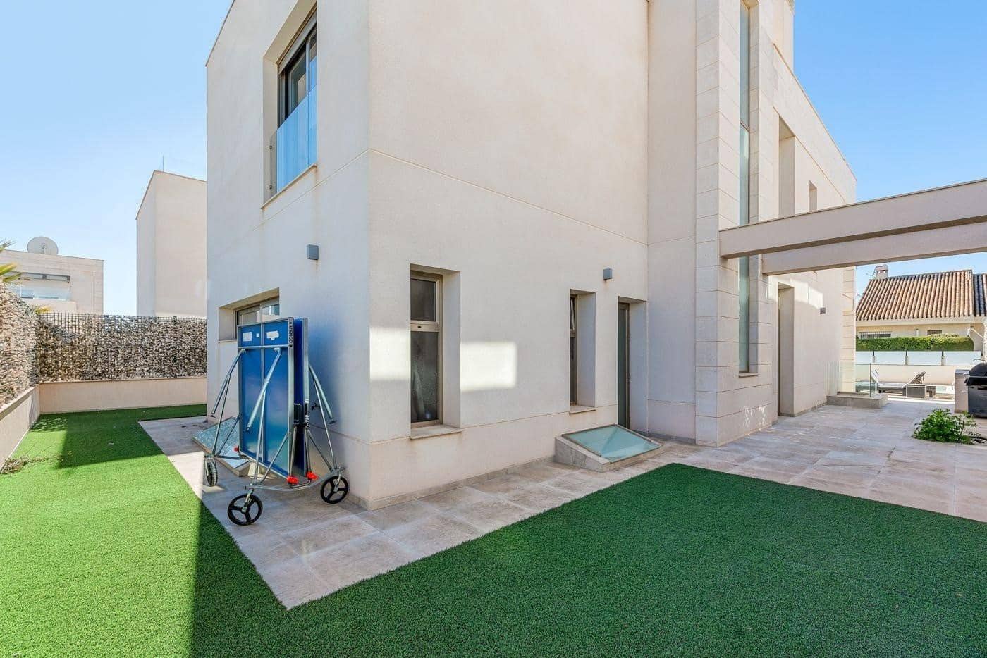 6 bedroom Villa for sale in Orihuela Costa with pool garage - € 780,000 (Ref: 8793648)