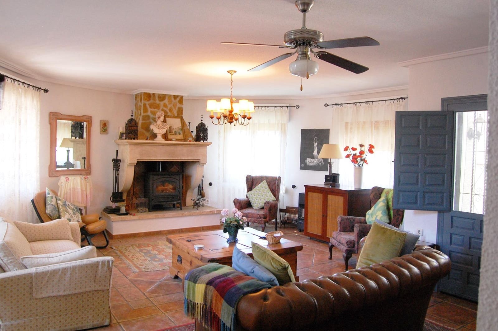 3 bedroom Villa for sale in San Luis with pool - € 429,900 (Ref: 8815865)