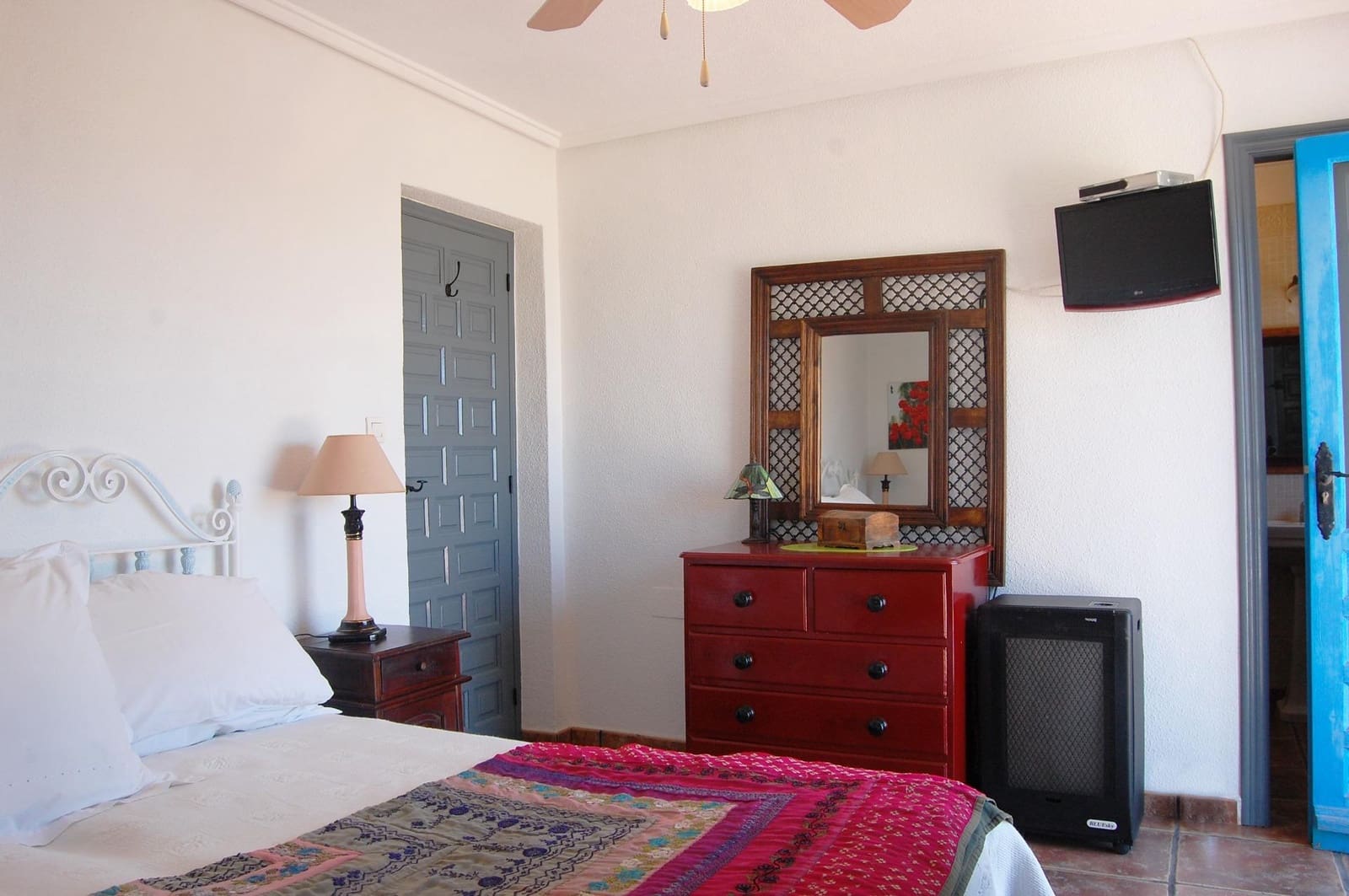 3 bedroom Villa for sale in San Luis with pool - € 429,900 (Ref: 8815865)