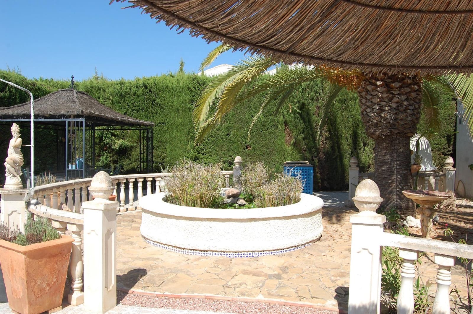 3 bedroom Villa for sale in San Luis with pool - € 429,900 (Ref: 8815865)