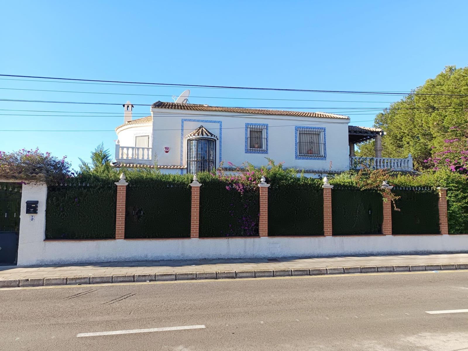 3 bedroom Villa for sale in San Luis with pool - € 429,900 (Ref: 8815865)