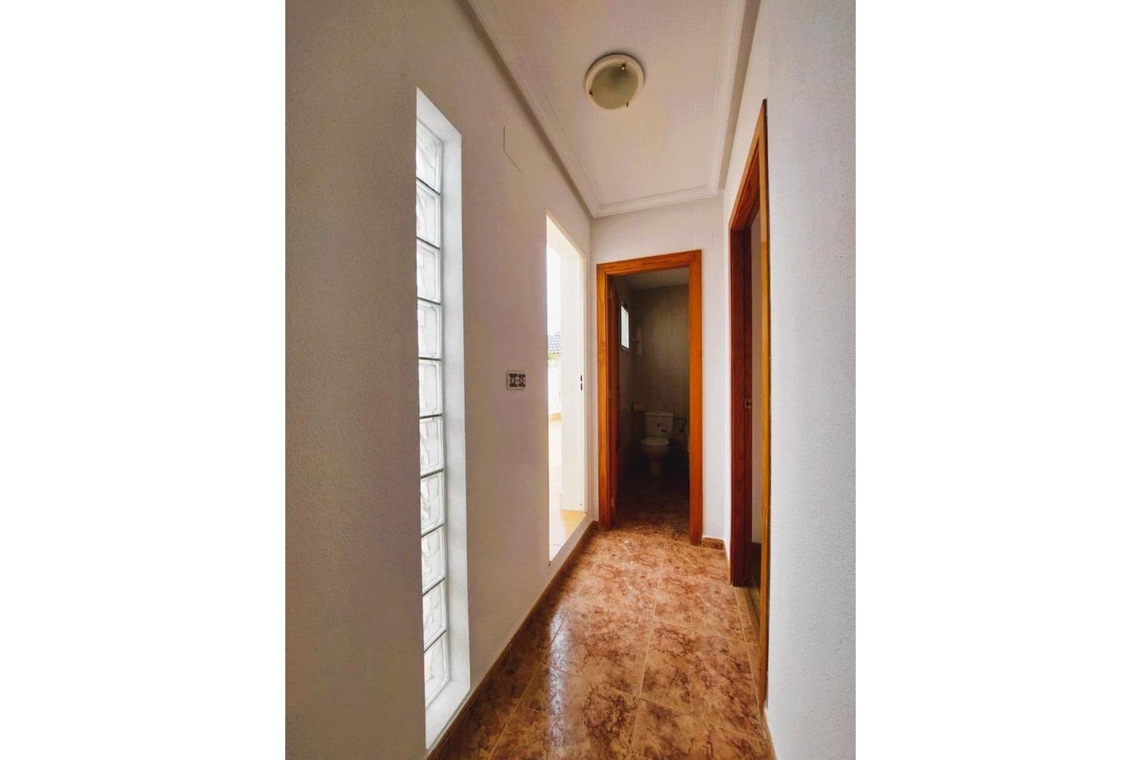 3 makuuhuone Huvila myytävänä paikassa Torrevieja mukana uima-altaan - 183 000 € (Ref: 8818112)