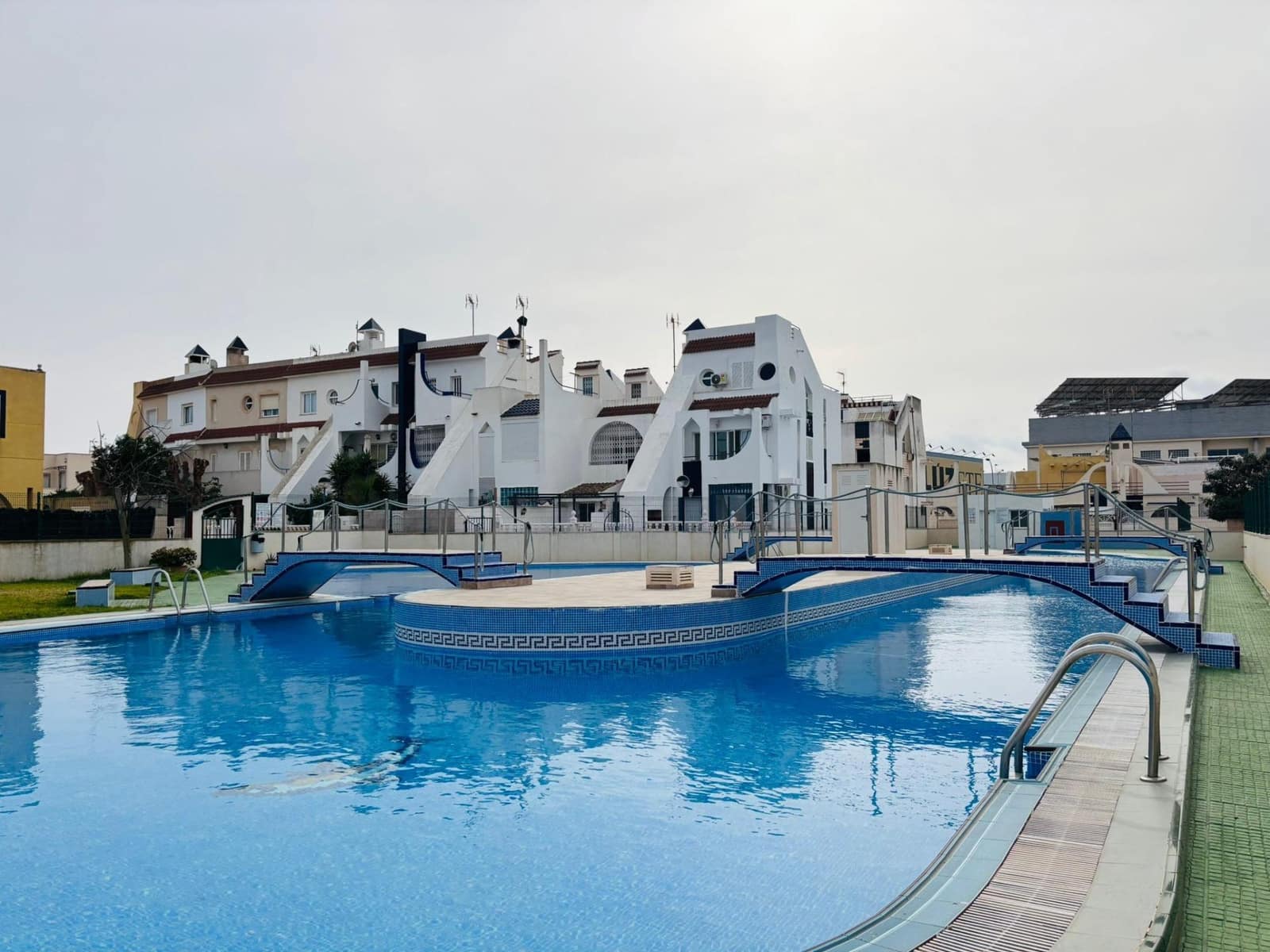 3 sovrum Radhus till salu i Torrevieja med pool - 249 000 € (Ref: 8836650)