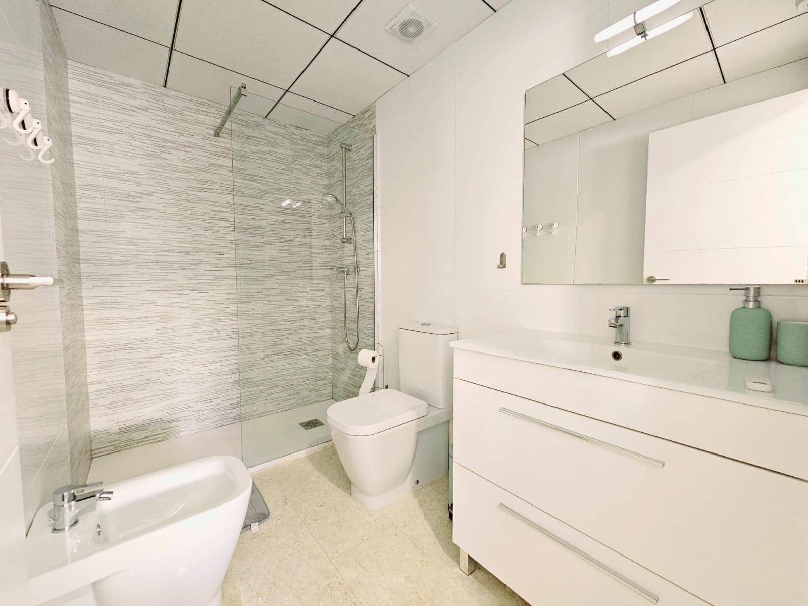 2 makuuhuone Huoneisto myytävänä paikassa Filipinas mukana uima-altaan 
autotalli - 215 000 € (Ref: 8869842)