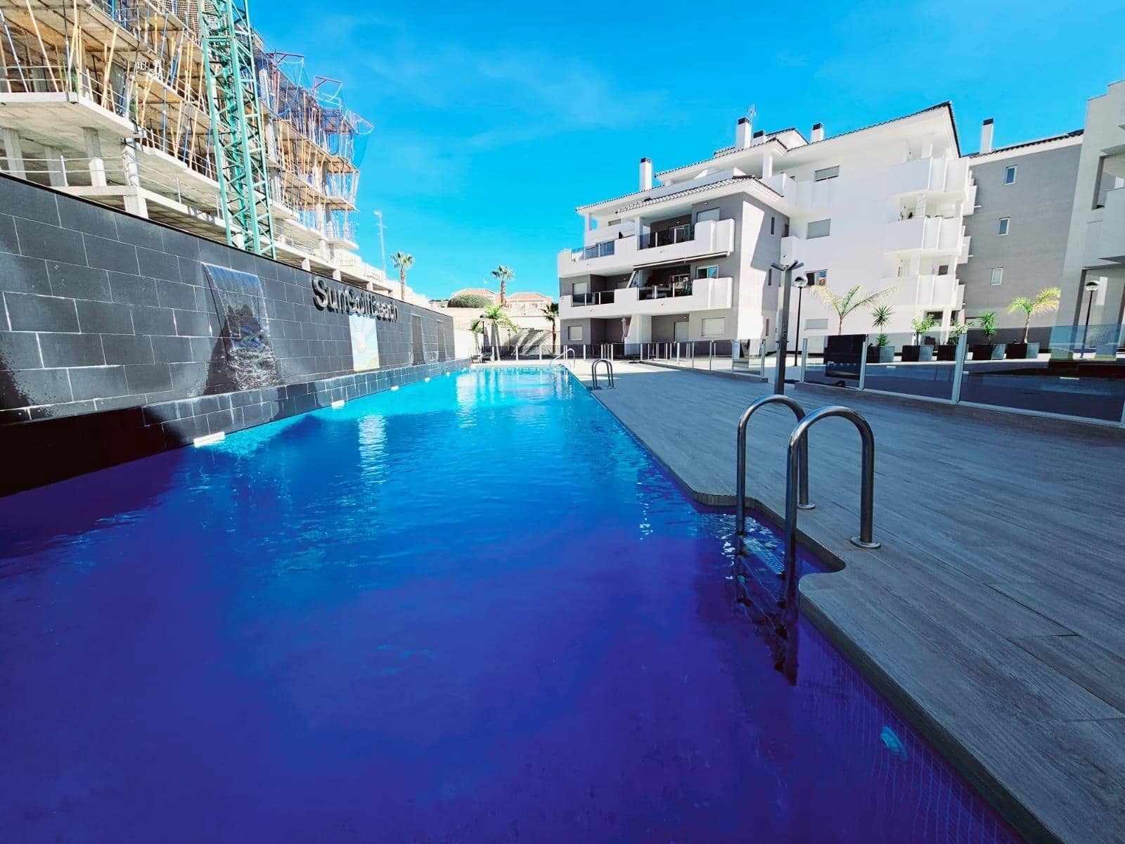 2 makuuhuone Huoneisto myytävänä paikassa Filipinas mukana uima-altaan 
autotalli - 215 000 € (Ref: 8869842)