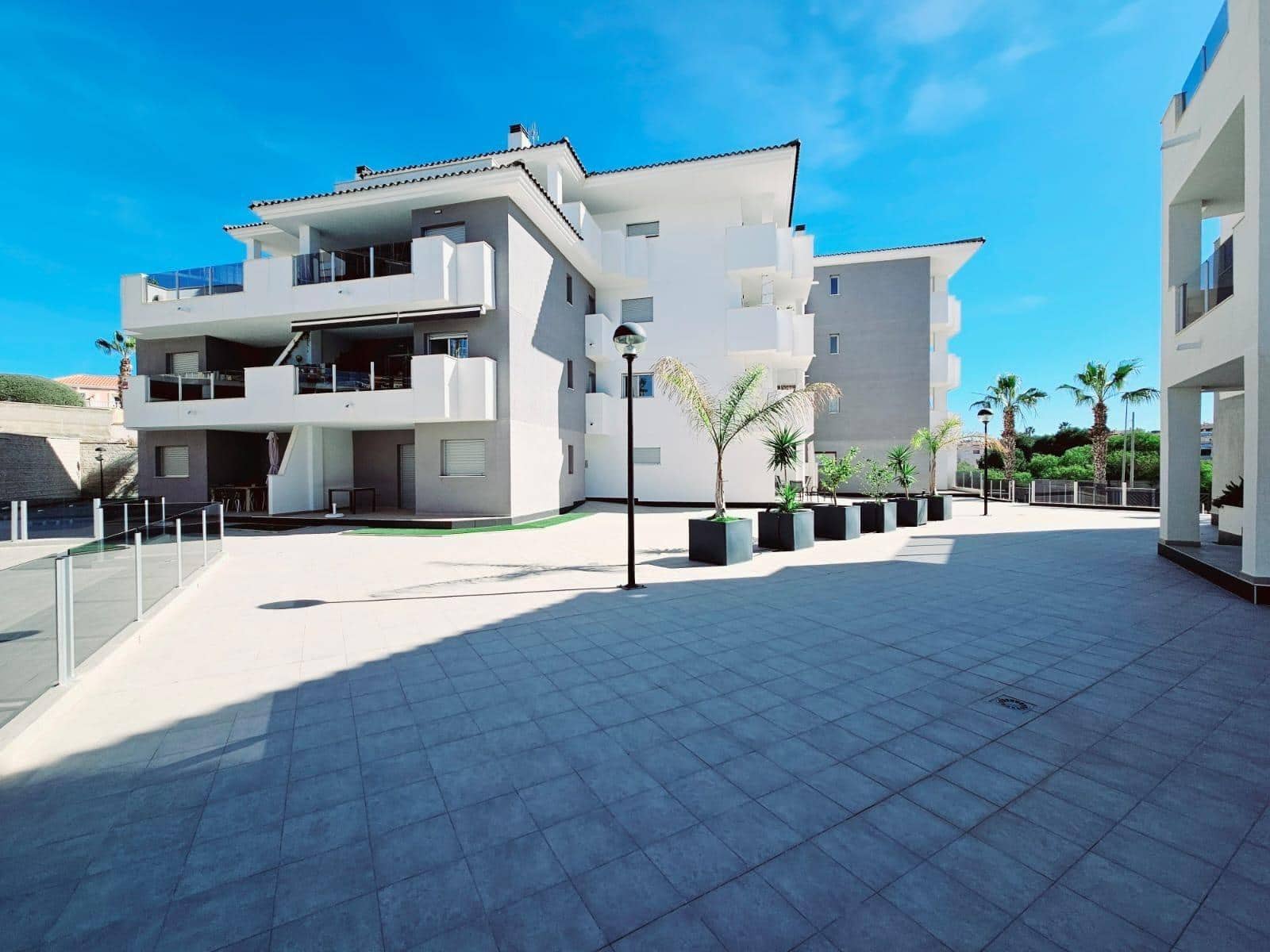 2 makuuhuone Huoneisto myytävänä paikassa Filipinas mukana uima-altaan 
autotalli - 215 000 € (Ref: 8869842)