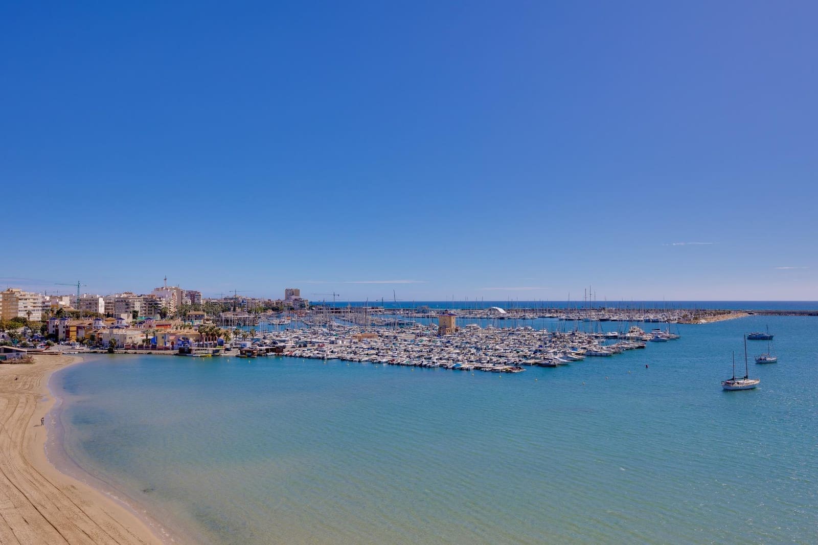 3 quarto Apartamento para venda em Torrevieja com piscina garagem - 379 000 € (Ref: 8874629)