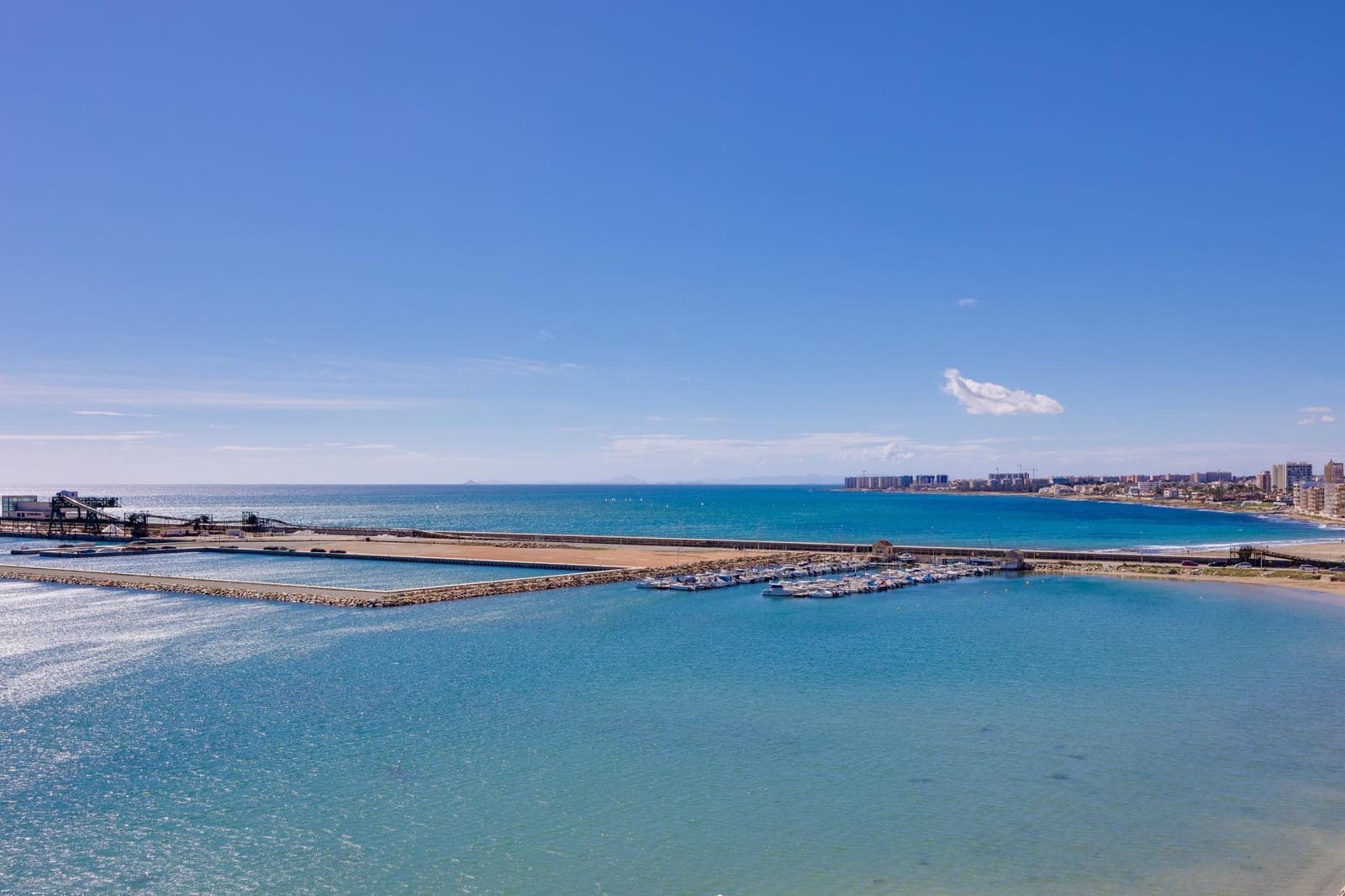 3 quarto Apartamento para venda em Torrevieja com piscina garagem - 379 000 € (Ref: 8874629)