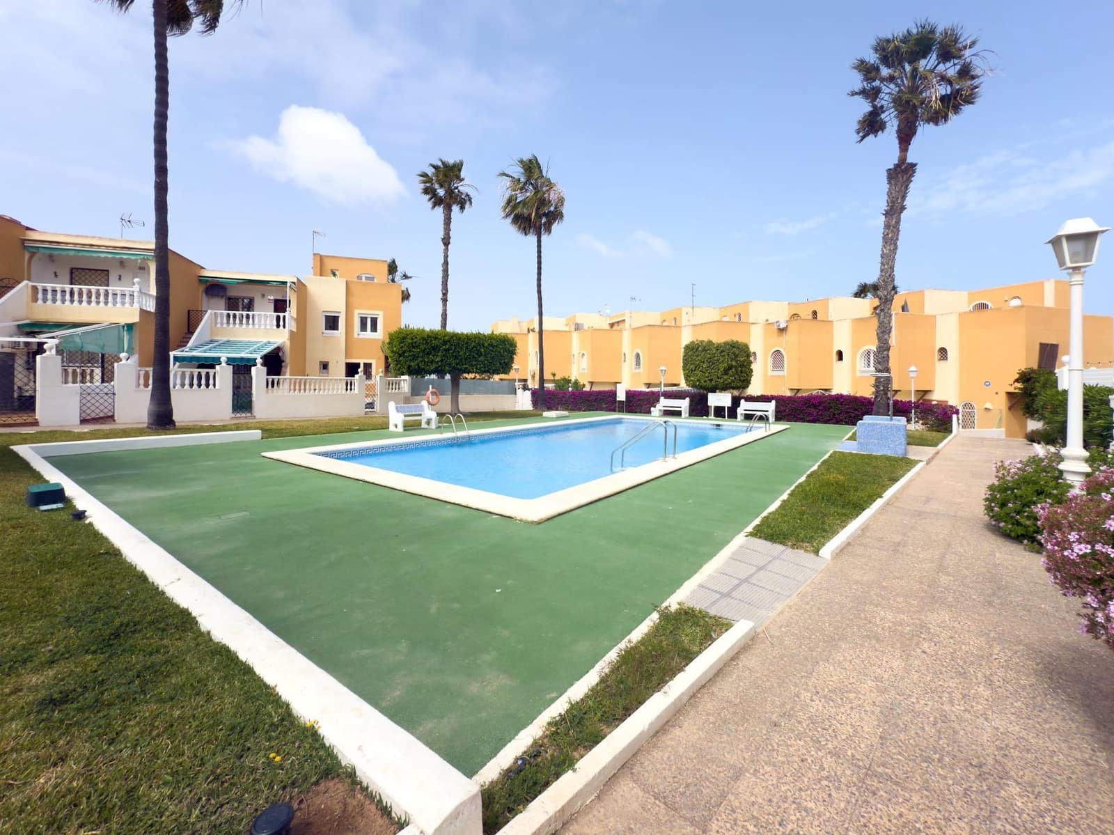 2 chambre Bungalow à vendre à Torrevieja avec piscine - 127 260 € (Ref: 8972798)