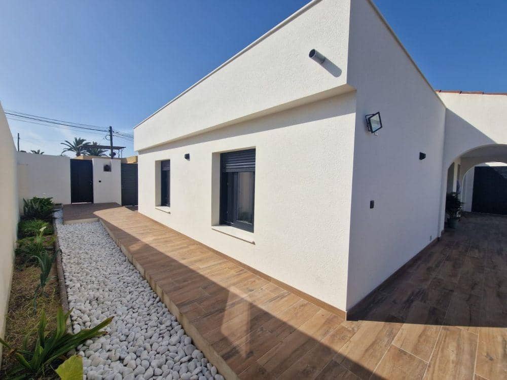 3 sypialnia Willa na sprzedaż w Torrevieja z basenem - 525 000 € (Ref: 8985862)