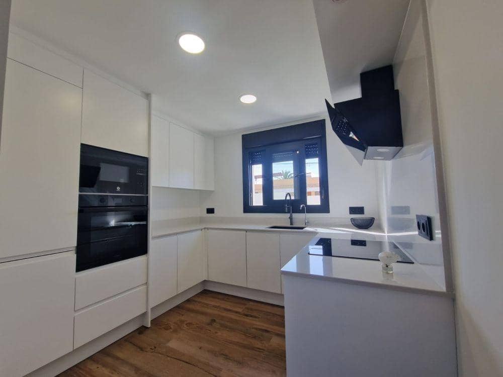 3 sypialnia Willa na sprzedaż w Torrevieja z basenem - 525 000 € (Ref: 8985862)