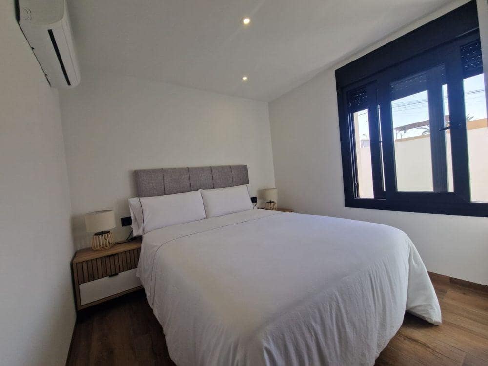 3 sypialnia Willa na sprzedaż w Torrevieja z basenem - 525 000 € (Ref: 8985862)