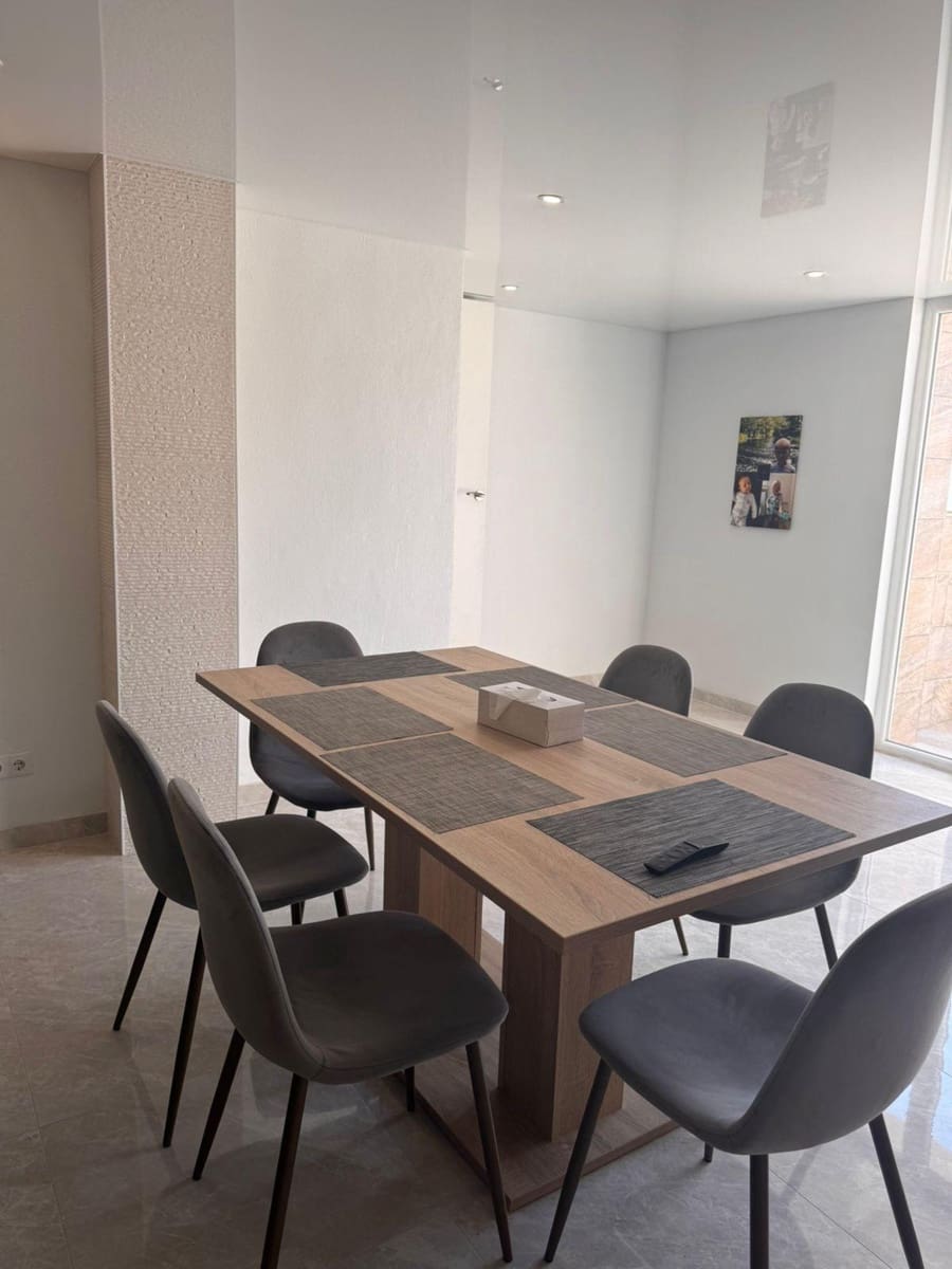 3 bedroom Villa for sale in Torrevieja with pool - € 349,000 (Ref: 8999238)