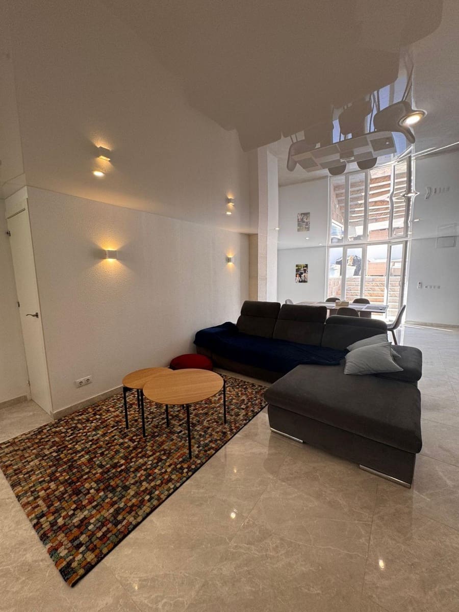 3 bedroom Villa for sale in Torrevieja with pool - € 349,000 (Ref: 8999238)