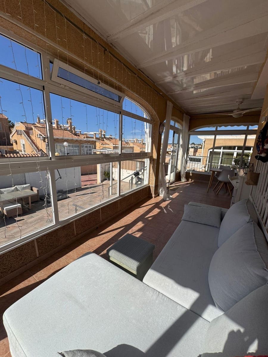 3 bedroom Villa for sale in Torrevieja with pool - € 349,000 (Ref: 8999238)