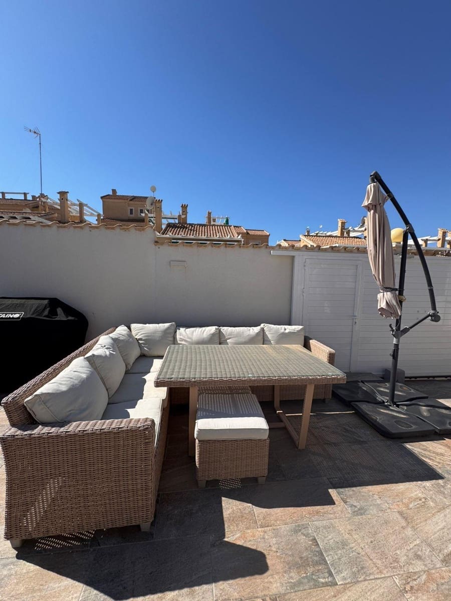 3 bedroom Villa for sale in Torrevieja with pool - € 349,000 (Ref: 8999238)