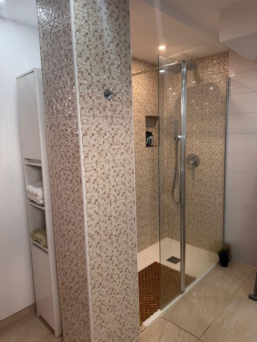 3 bedroom Villa for sale in Torrevieja with pool - € 349,000 (Ref: 8999238)